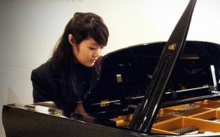 錢瑩君 - 鋼琴導師