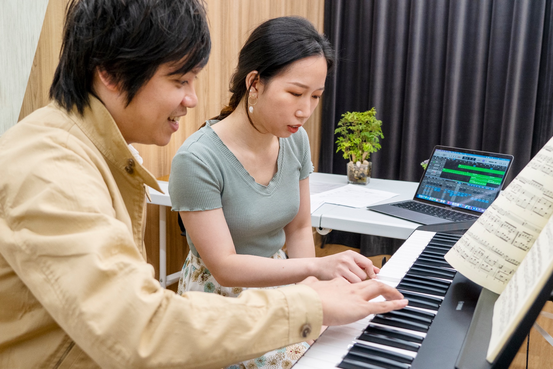眺樂作曲學院